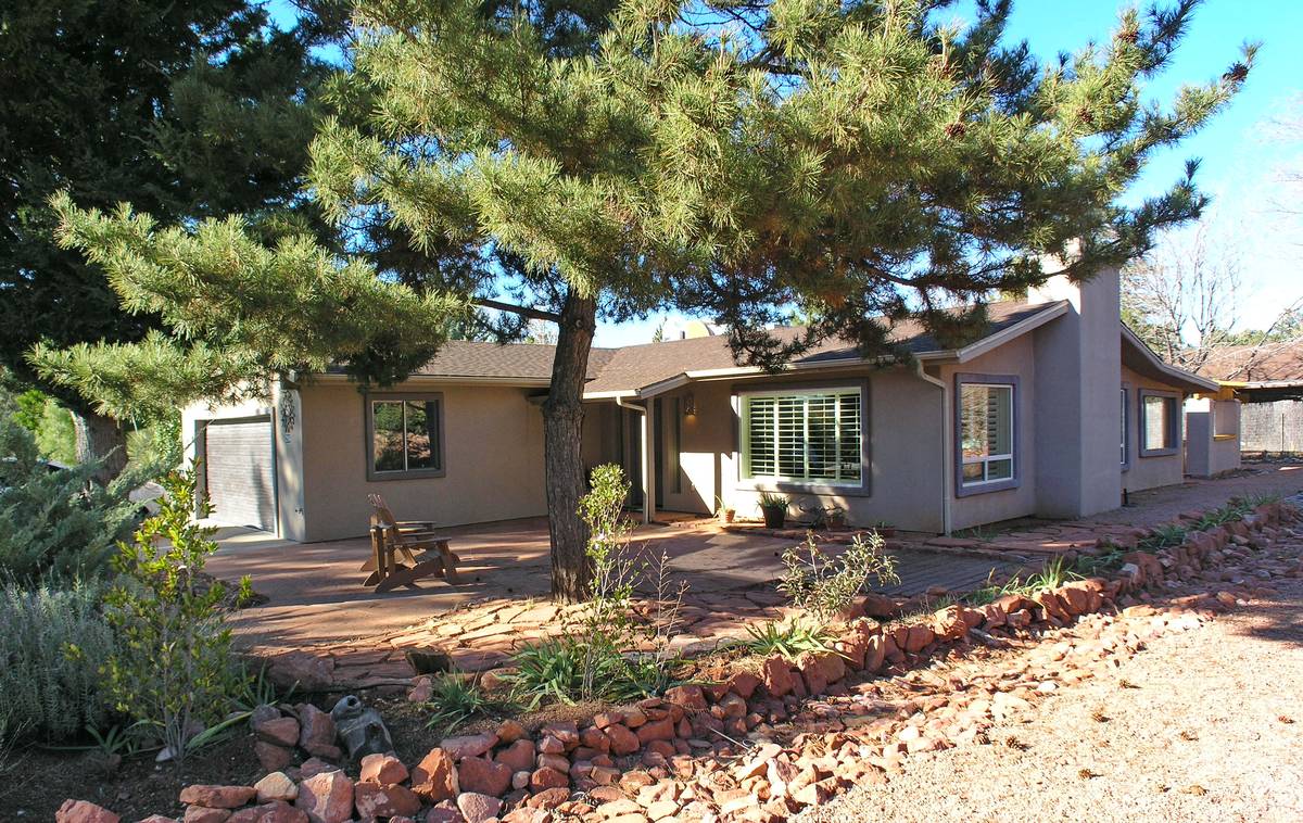 Desert Rose: Views and Outdoor Spaces- Sedona Vacation Rental :: Red ...